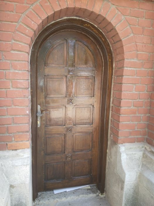 Reparatii tamplarie,usi,ferestr,scari,etc, montat uși,feronerie, geam