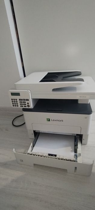 Vând imprimantă Lexmark