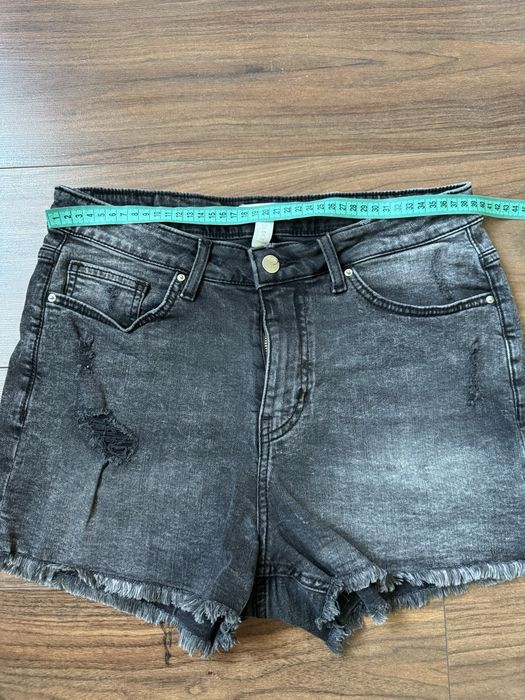 Pantaloni scurti HM 42