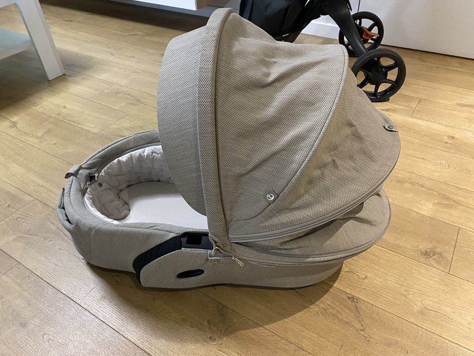 Бебешка количка Stokke