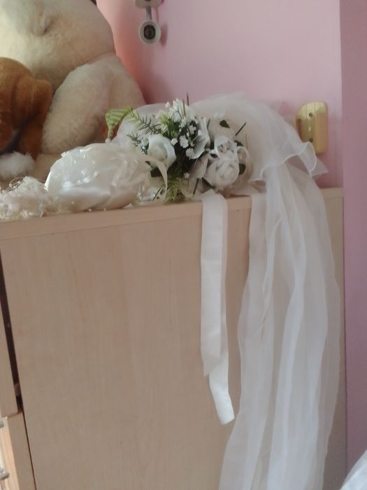 Нова сватбената рокля с воал ,букет,чантичка, и аксес.за косата