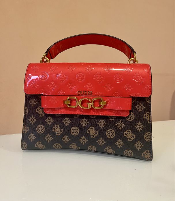 Дамска чанта Guess