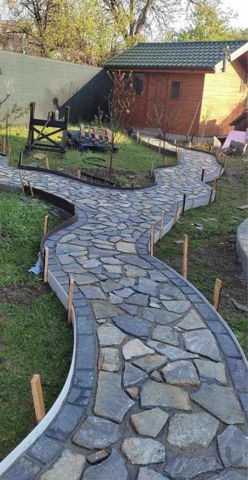 Vand si montez piatra naturala de munte