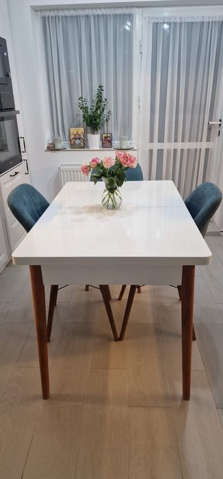 Masa alba estenibila