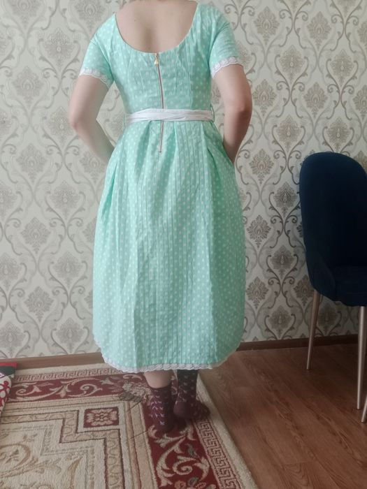 Продаю горховый платья