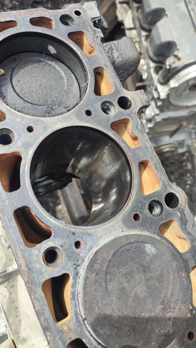 Продаётся двигатель М103 на разбор