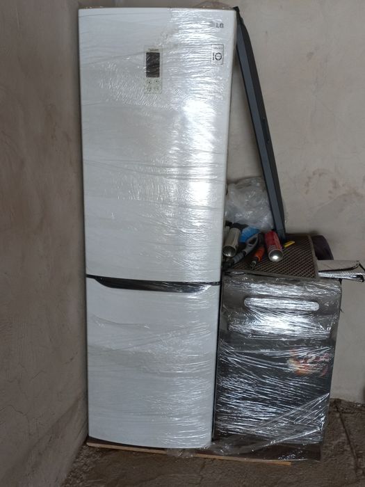 Холодильник и электроплита