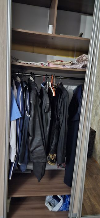 Шкаф купе. Двери зеркало