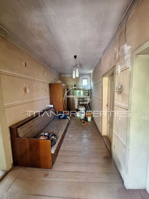 Двуетажна къща в Брацигово