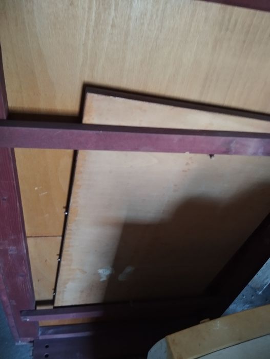 Стол раздвижной, деревянный