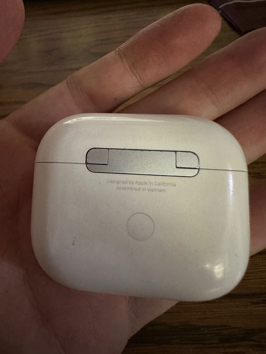 Продам Airpods 3