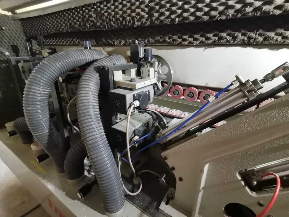 Продавам автоматична кантираща машина