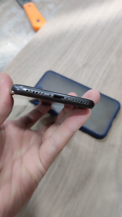 Iphone 8/64 varyantga beriladi obmen bor