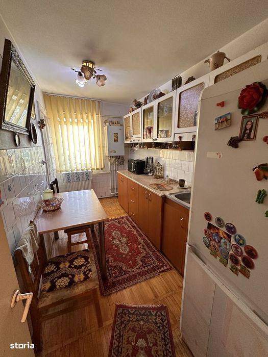 Apartament 3 camere decomandat, 65 mp utili + 2 balcoane, et. 3