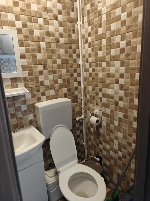 Pf inchiriez camera camin 12 mp bularga wc dus în casa