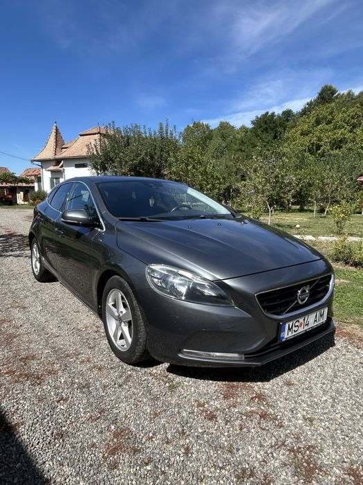 Volvo V40 D2 2013