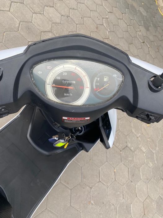 Продам скутер новый