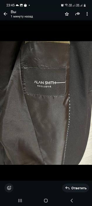 Пиджак черный цвет.