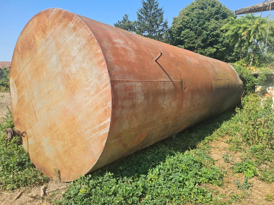 Продавам цистерна