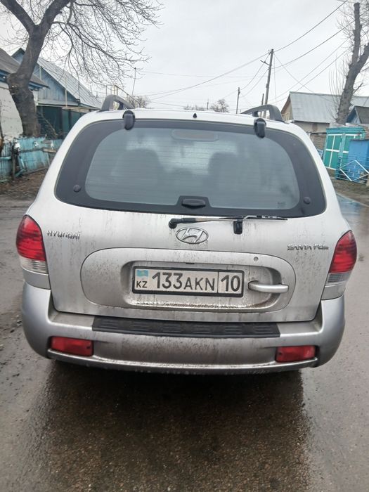 Хюндай санта фе.