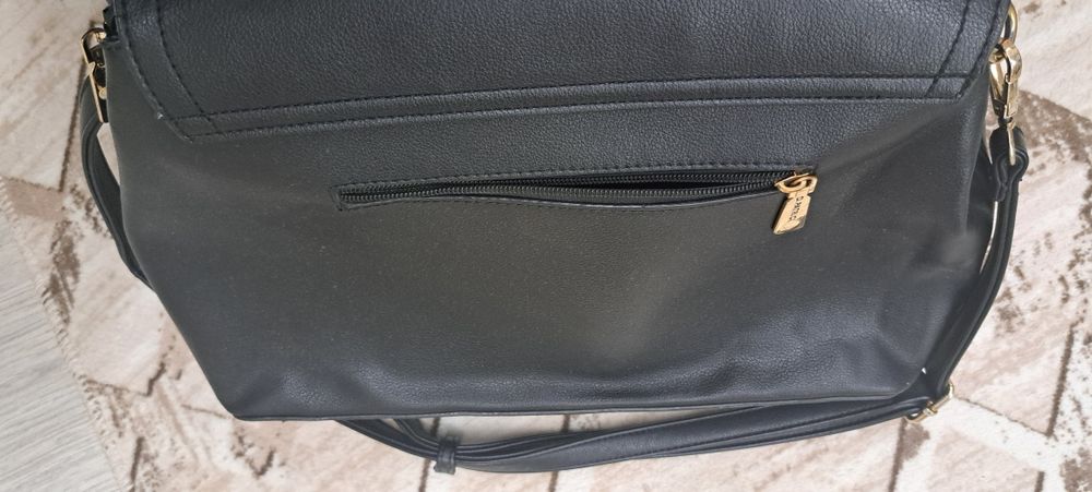 Продается сумка черная б/у