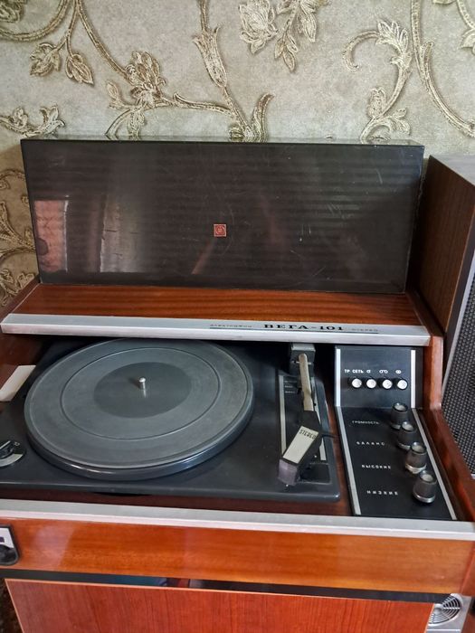 Проигрыватель Вега-101