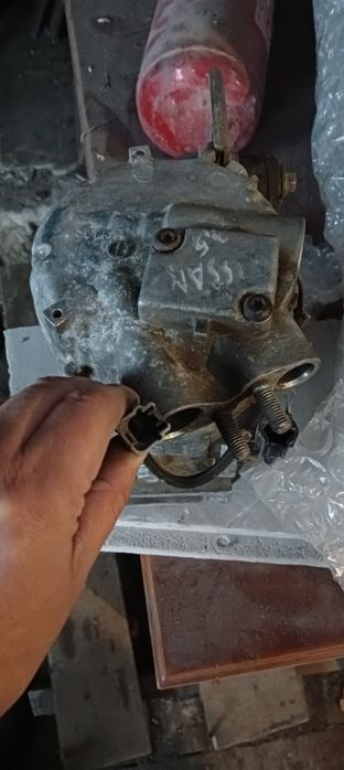 Продам компрессор кондиционера на Ниссан