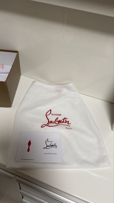 Cristian louboutin обувки