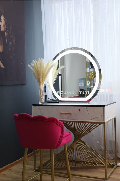 Продам зеркало с подсветкой