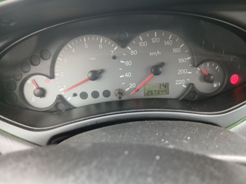 Ford focus  14 benzina