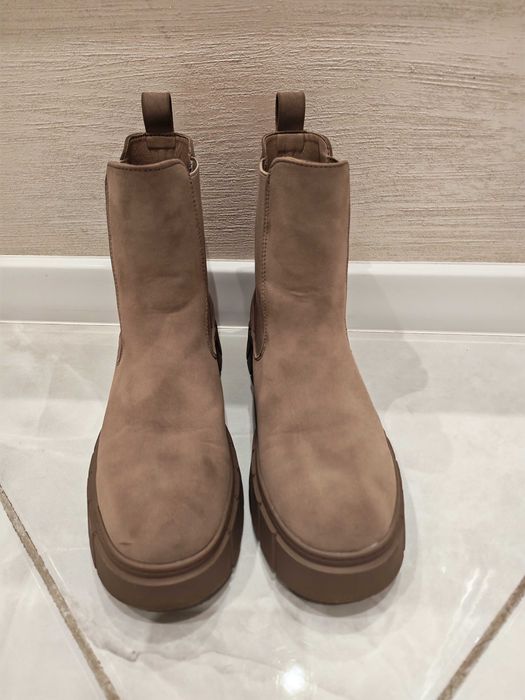 Дамски велурени боти