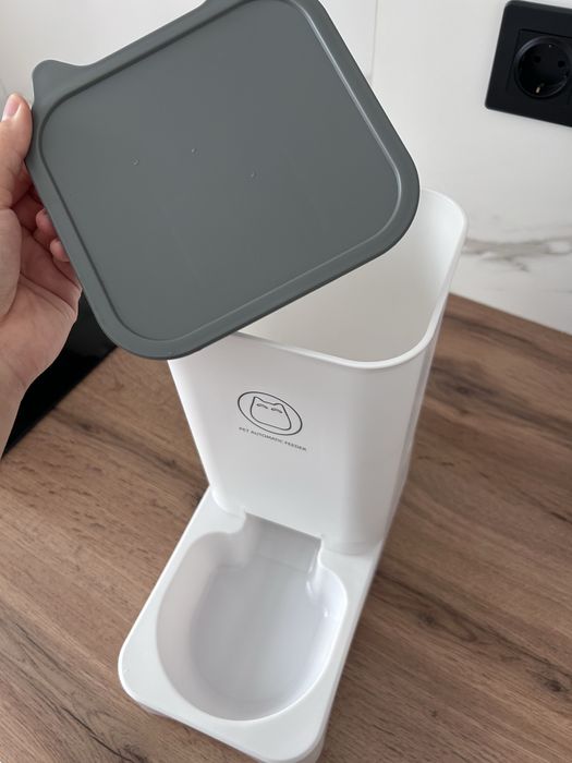 Автокормушка для кошек