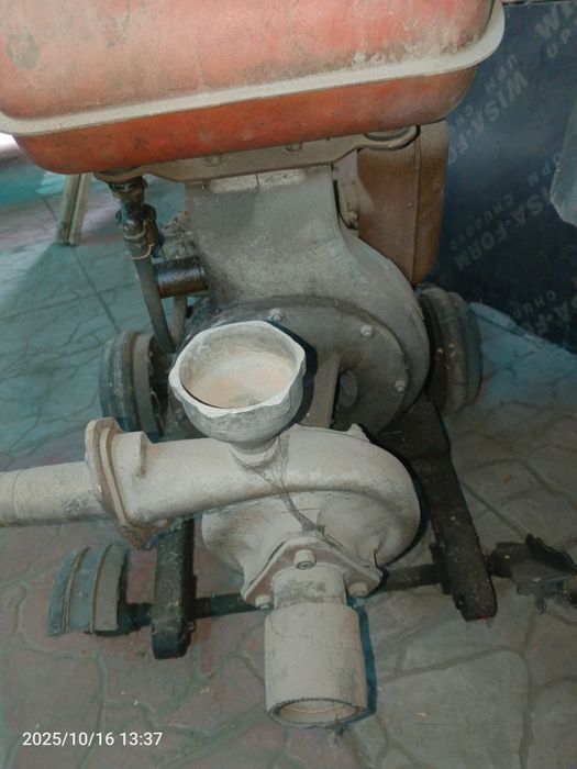 Помпа бензиновая.