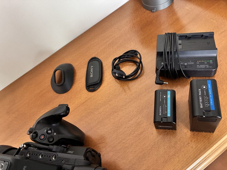 Sony FS5 Cinema Camera / Super 35 / идеално състояние