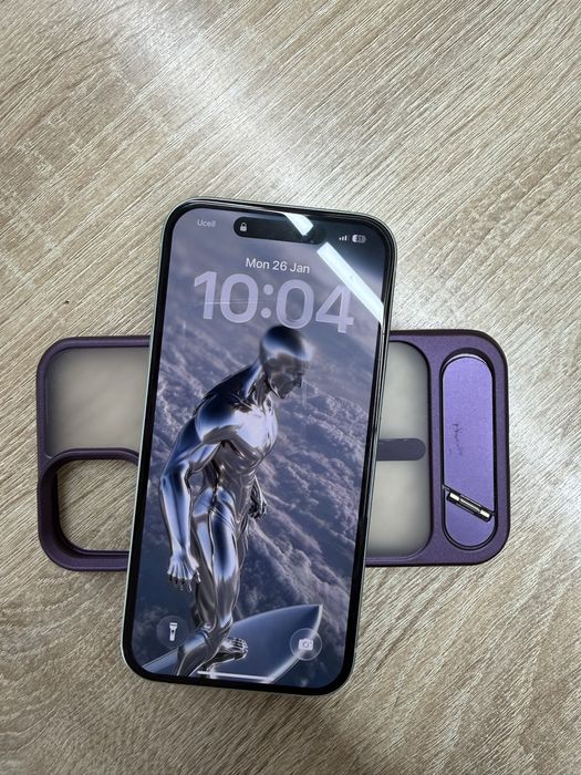 iPhone 15 green ideal holatda