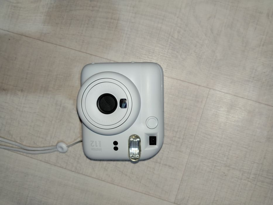 Фотоаппарат Instax mini 12