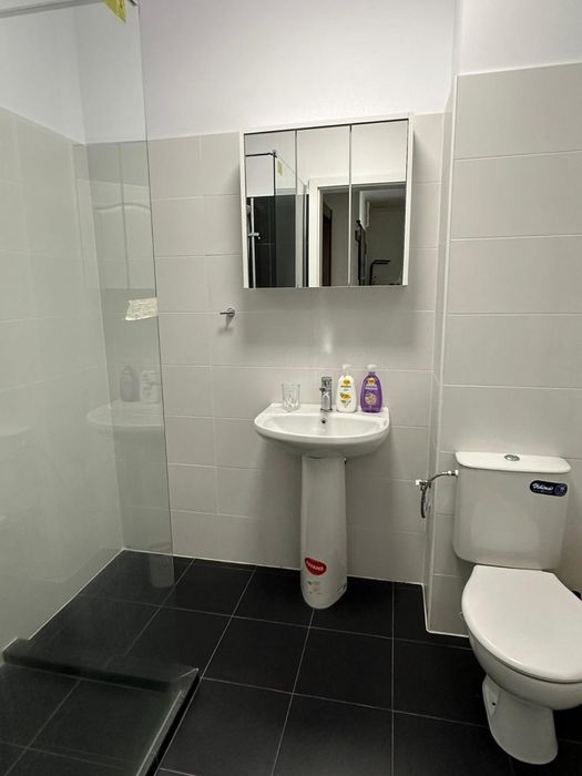 Închiriez garsonieră plaza residence faza 4 bloc 2 scara 2