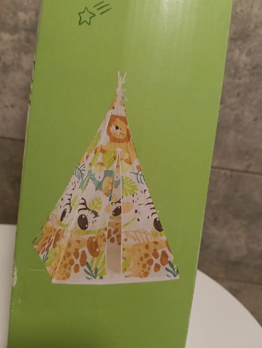 Cort de jucărie pentru copiii cu vârsta de + 3 ani.