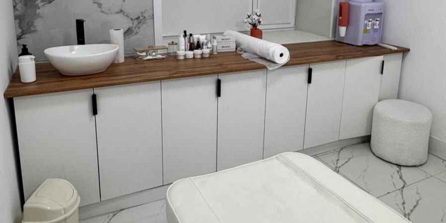 Продам кухню низ 50000