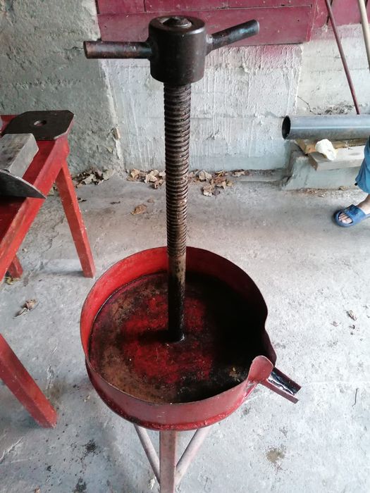 Vând damigene de 50L,  TEASC