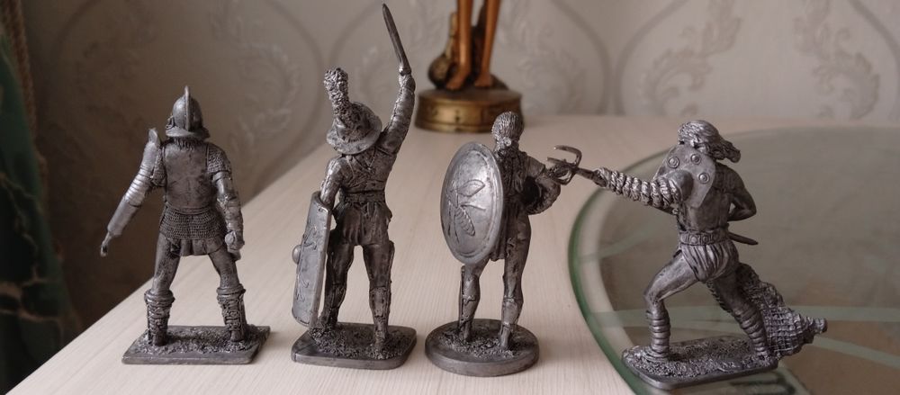 Оловянные солдатики.