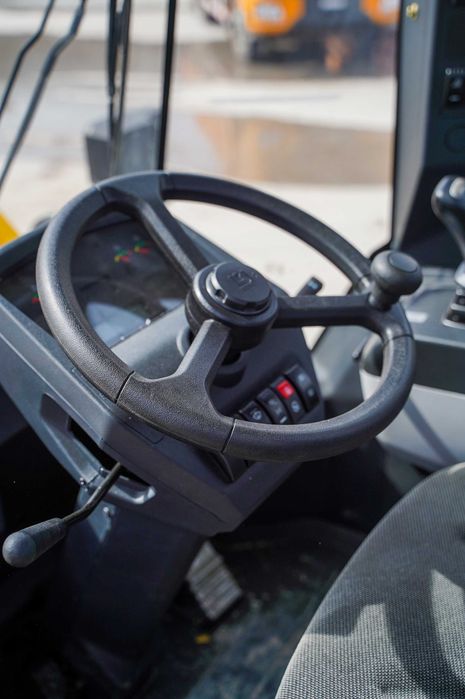 Фронтальный погрузчик LiuGong 855