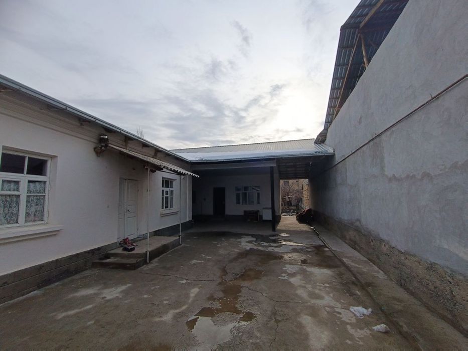 Уй сотилады яанги тошкент ортасидан 8сотик йер + 2 сотик захвати бор