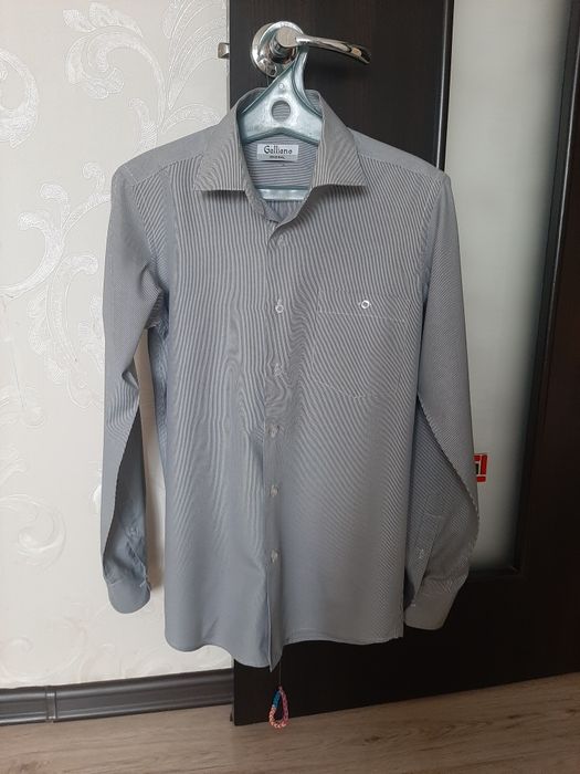 Продам мужскую рубашку