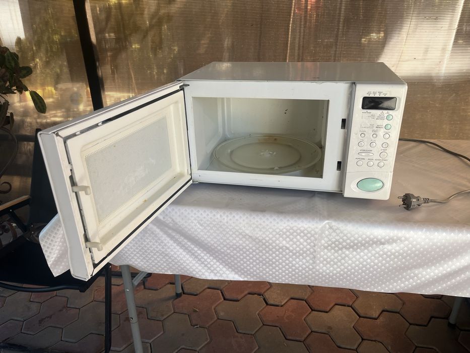 GoldStar Multiwave Oven - микроволновка