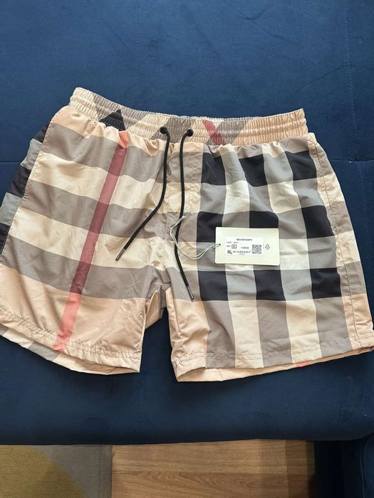 Бански на Burberry 200 лв размер XL