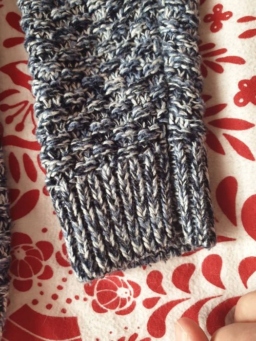 Вязаный свитер на мальчика (р.110)