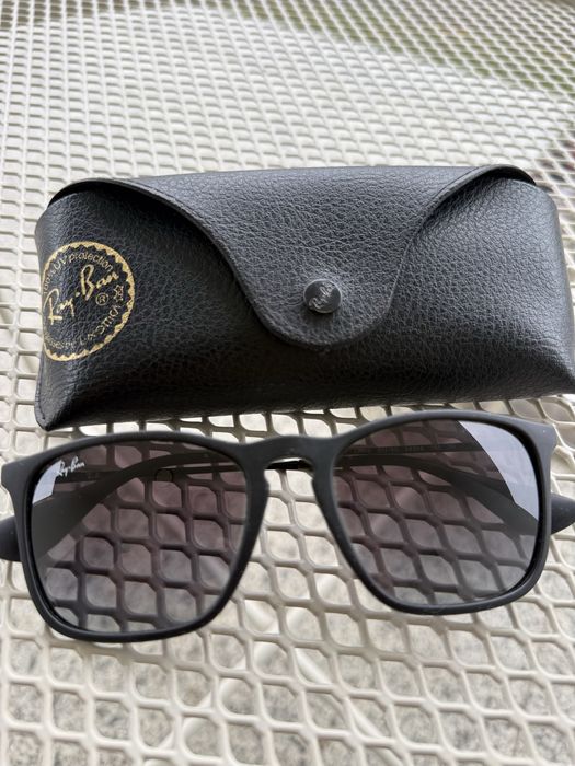 Ray Ban  RB4187 Chris