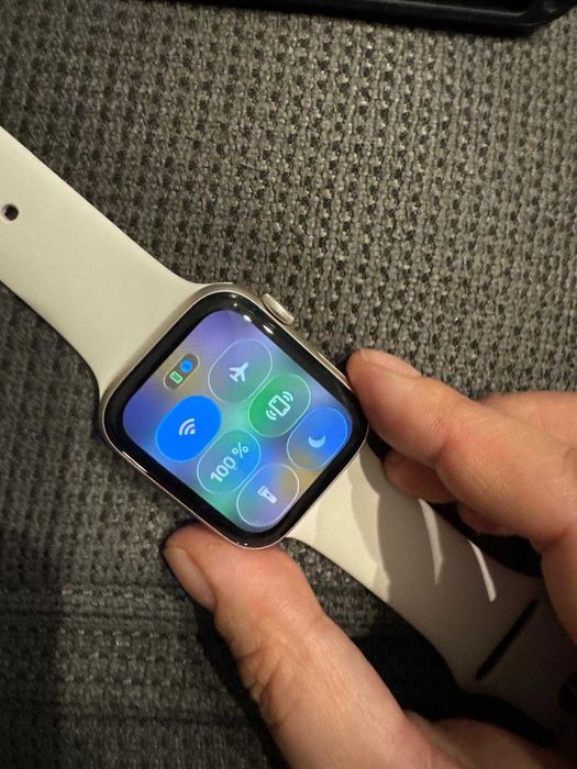 Apple Watch SE3 44mm Starlight GPS