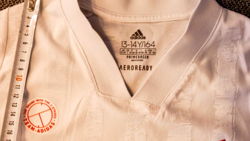 Маркова тениска Adidas за момче.